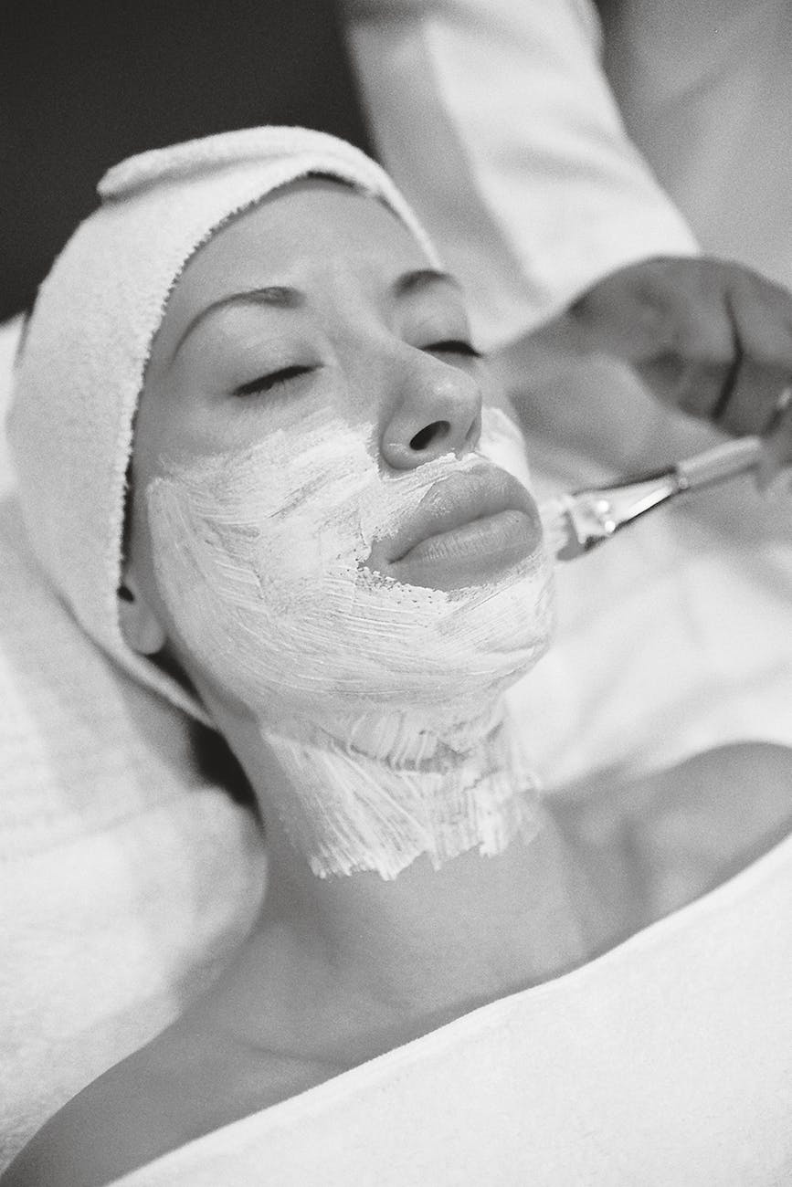 A Nova Era da Estética: A Convergência entre a Ciência do Skin Cycling e a Sabedoria Ancestral Oriental