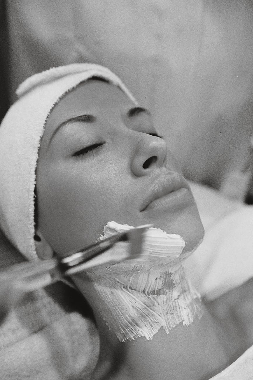 A Nova Era do Skincare: A Ascensão da Estética Consciente e o Ritual de Limpeza como Ato de Autocuidado