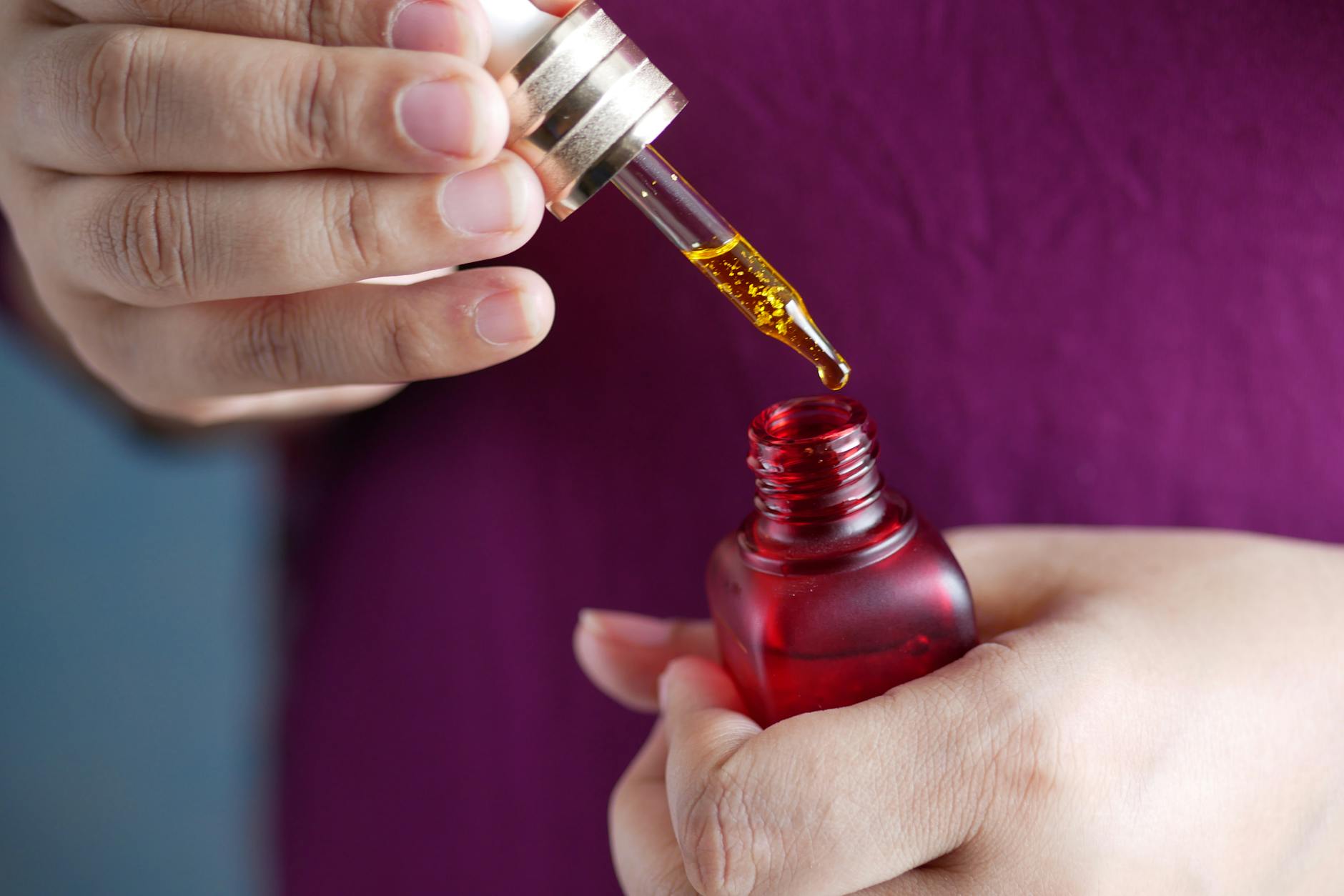 A Nova Era da Imortalidade: O Ritual de Skin Longevity e o Biohacking de Luxo