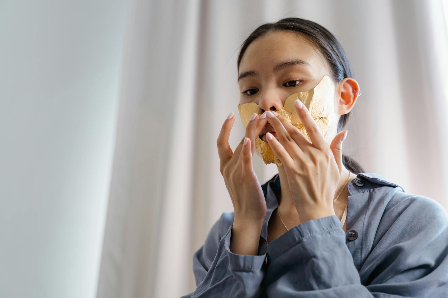 A Nova Era da Estética: O Domínio da Fotobiomodulação Profissional no Conforto do Seu Lar