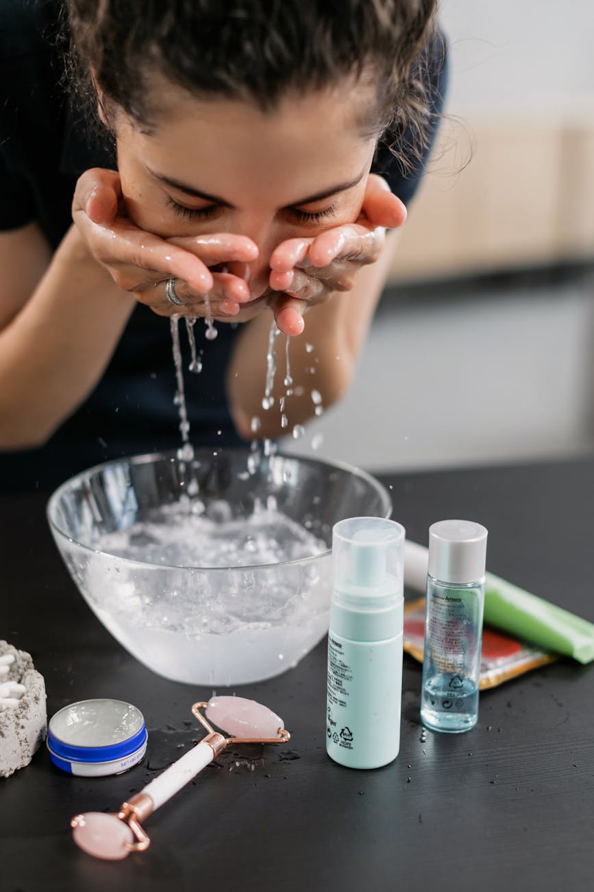 A Base de Tudo: A Ciência da Limpeza Facial Perfeita
