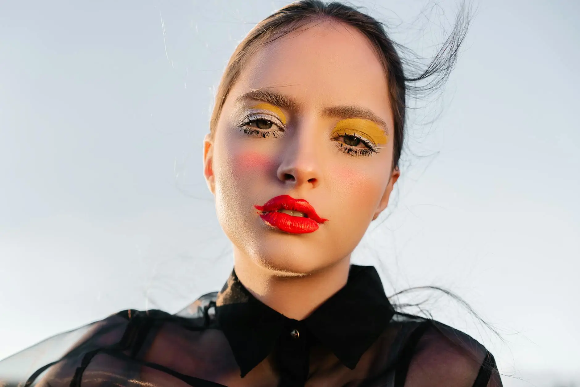 Lábios Poderosos: Do Minimalismo ao Maximalismo Colorido
