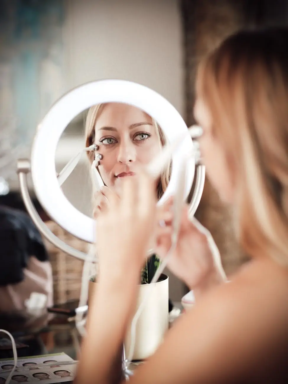 A Revolução Tech na Beleza: Como a Ciência Reimaginou o Nosso Reflexo