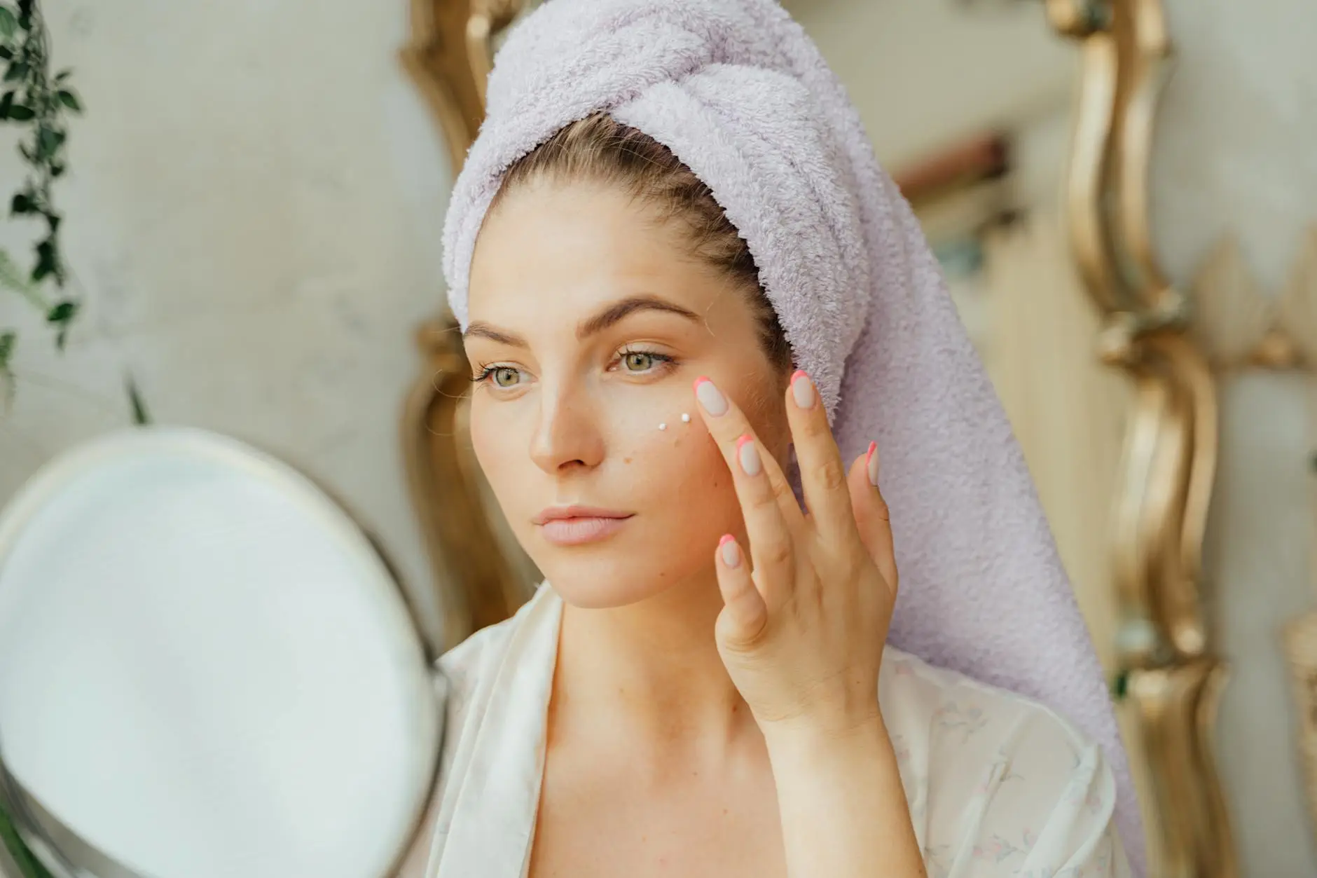 Guia Definitivo do Creme Facial: Como Escolher, Aplicar e Transformar a Saúde da Sua Pele