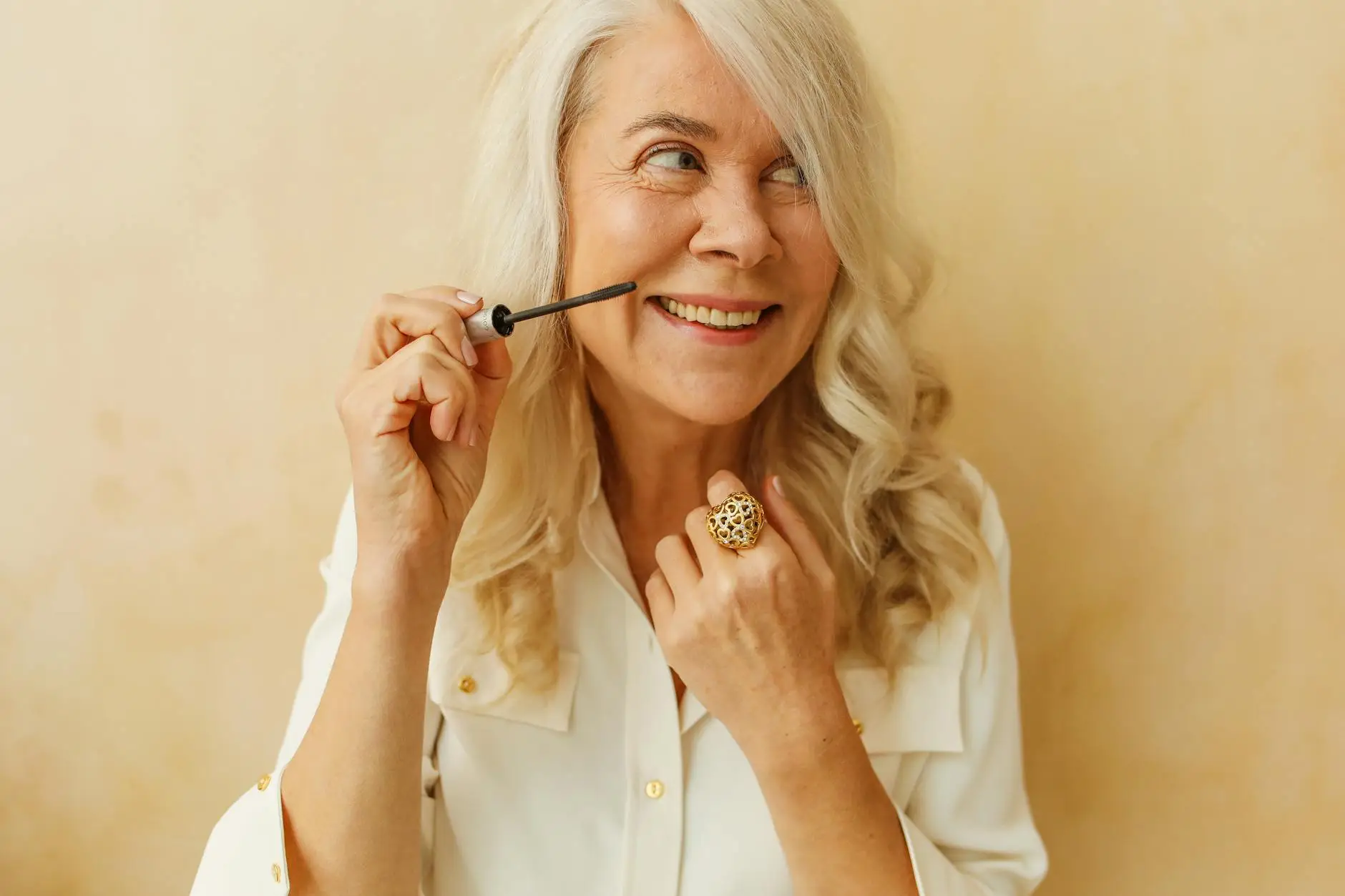 Guia Definitivo: Como Escolher e Aplicar o Creme Facial Ideal para uma Pele Radiante