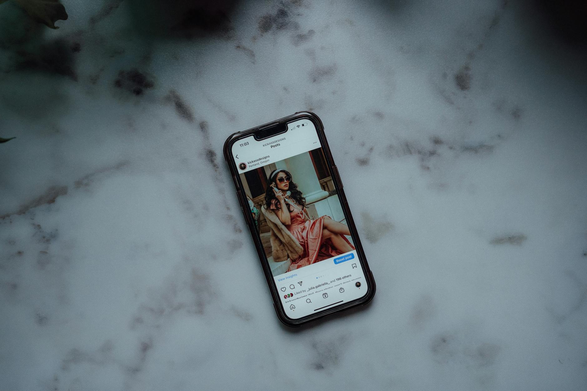 Viagens de Luxo e Celebridades Digitais: Guia Mivonne