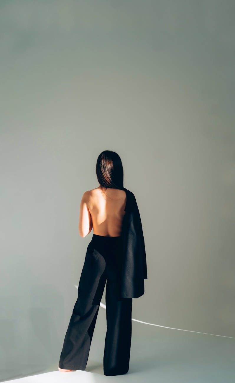 Guarda-Roupa Cápsula Definitivo: Elegância Atemporal