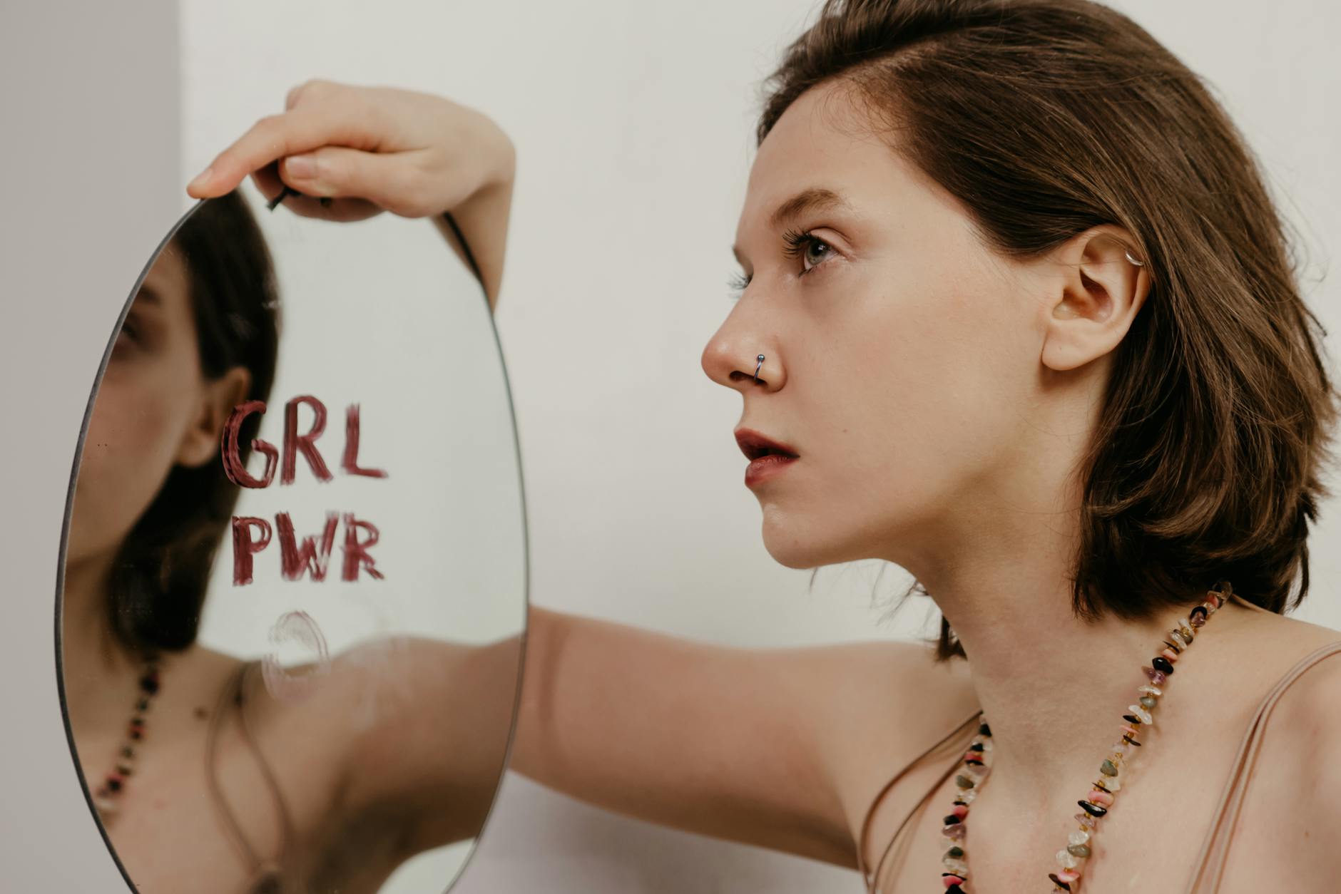 Beleza, Bem-Estar e Curadoria Estética: Guia de Empoderamento