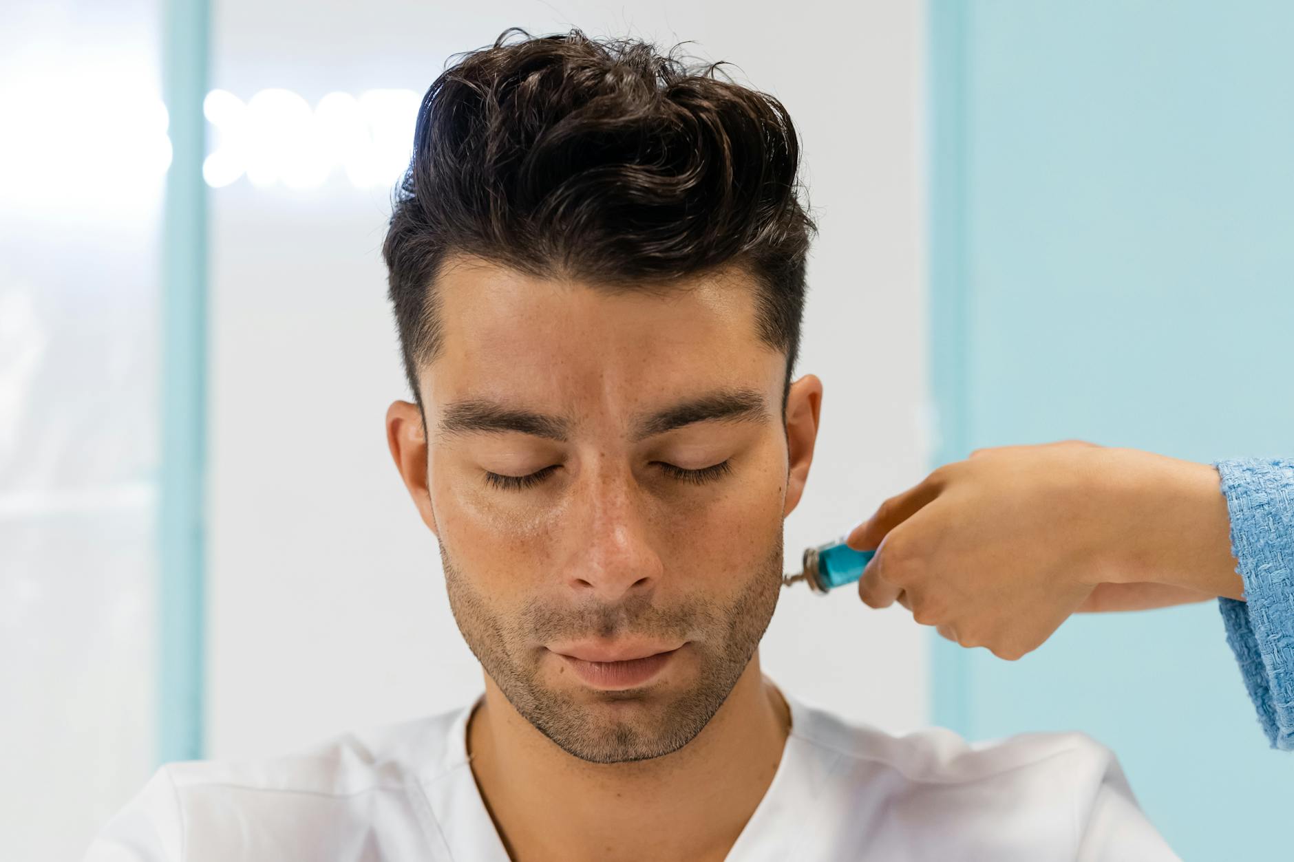 Microagulhamento Facial Masculino: Guia de Renovação Total