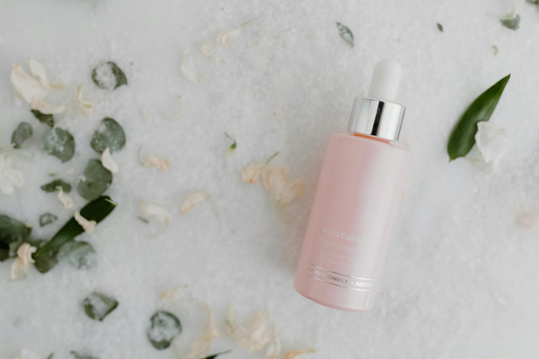 Ácido Hialurônico e Retinol: O Guia de Uso e Camadas