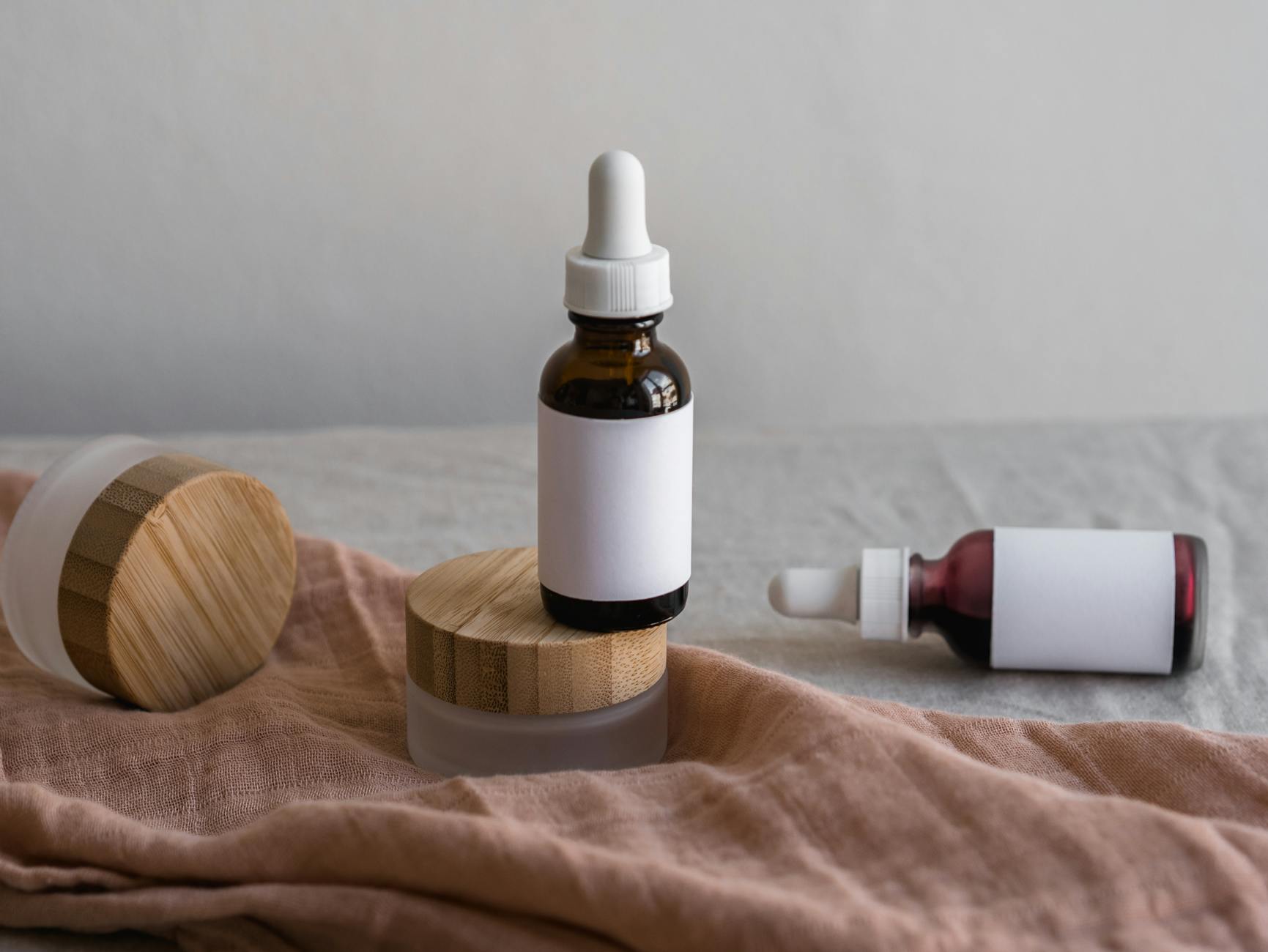 Ácido Hialurônico e Retinol: Como Combinar com Segurança