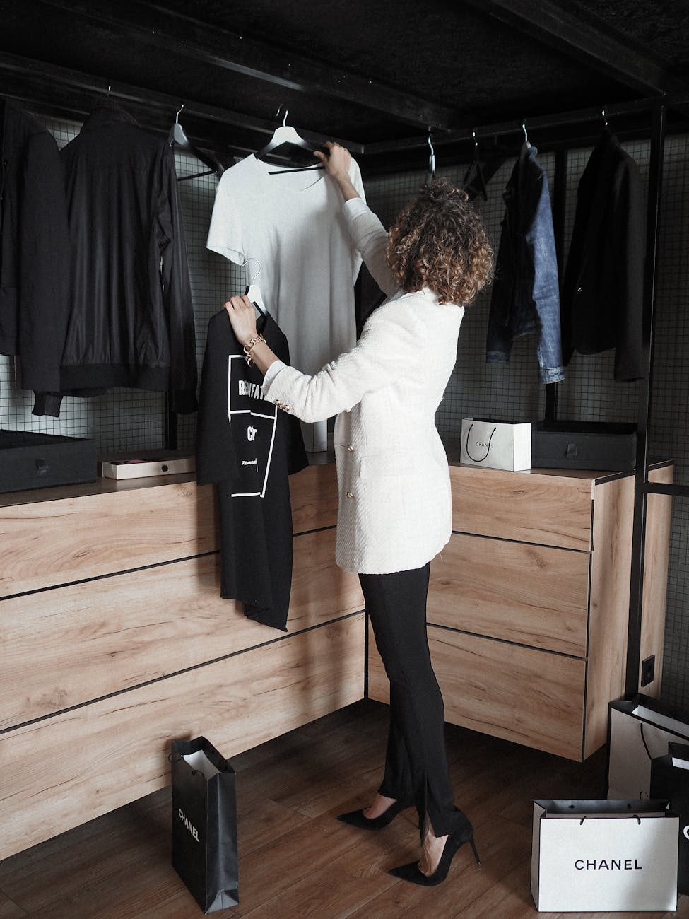 Guarda-Roupa Cápsula: Elegância, Ciência e Versatilidade