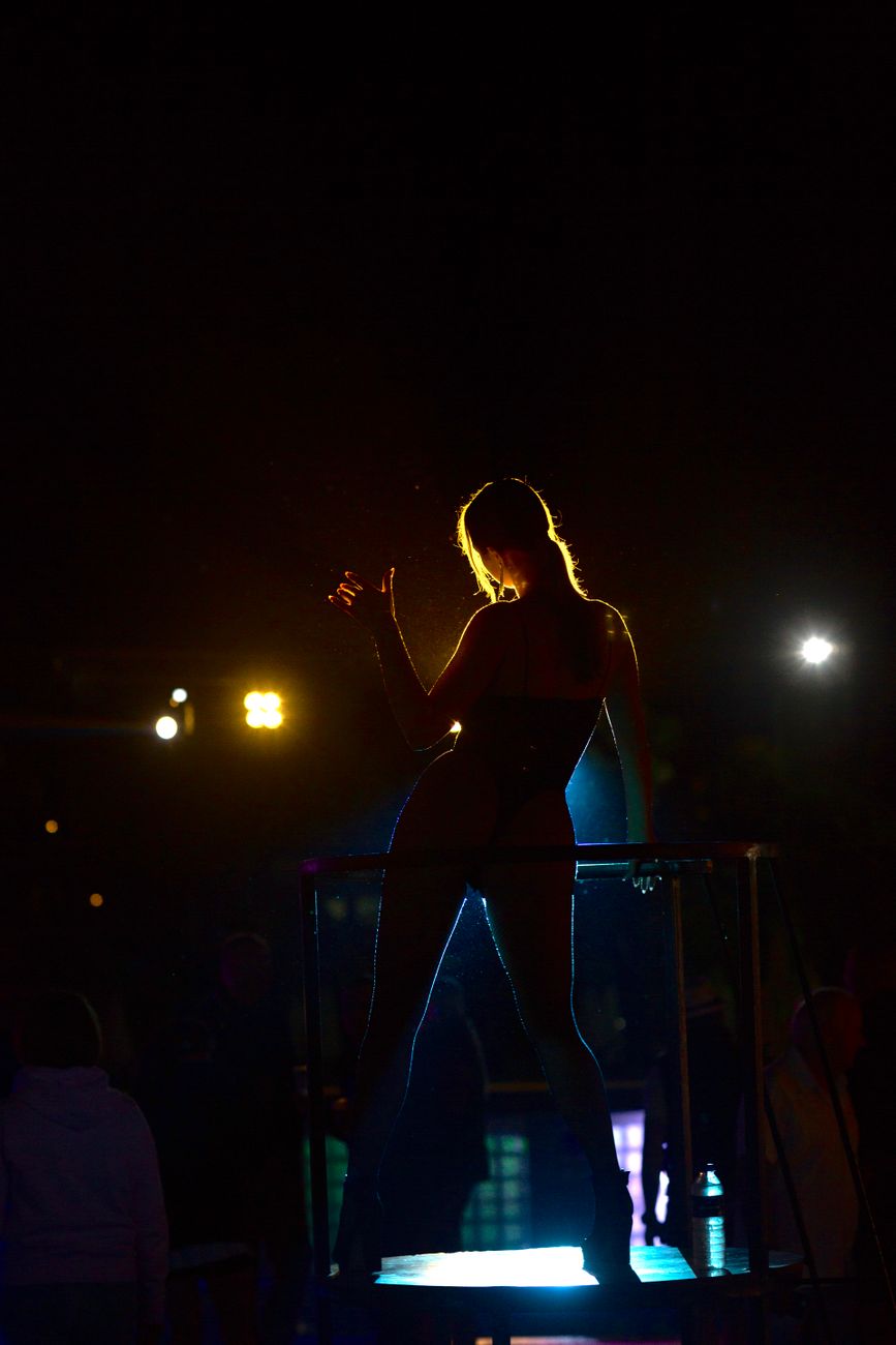 Anitta na Copa: O Segredo do Skin Glow de Alta Performance