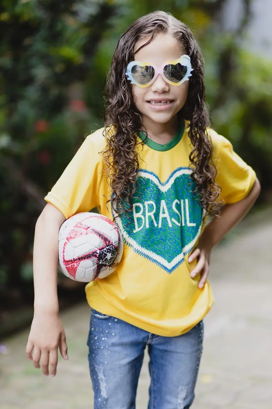 Skin Glow de Anitta na Copa: O Segredo da Make Suor-Proof