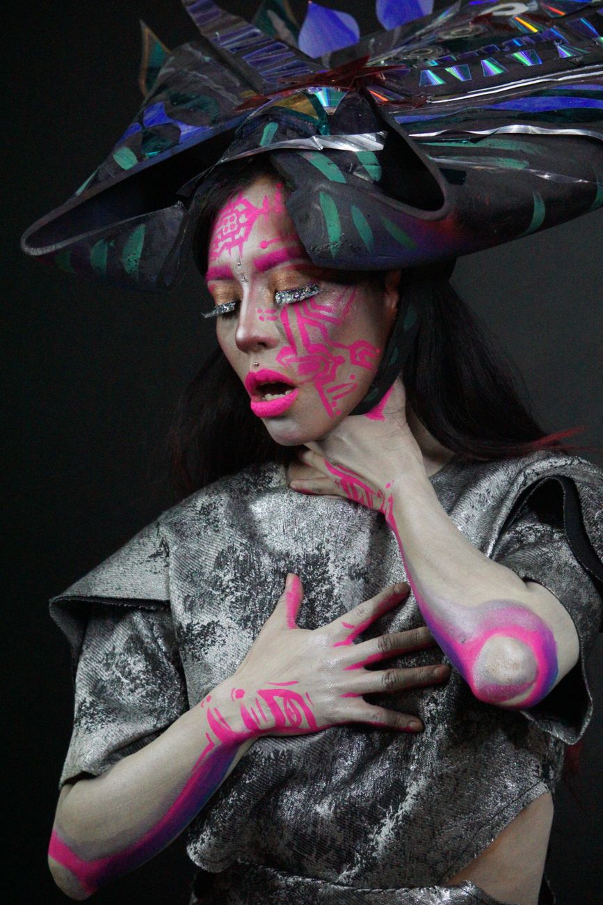 A Beleza Expressionista de Leticia Colin: Ciência e Estética