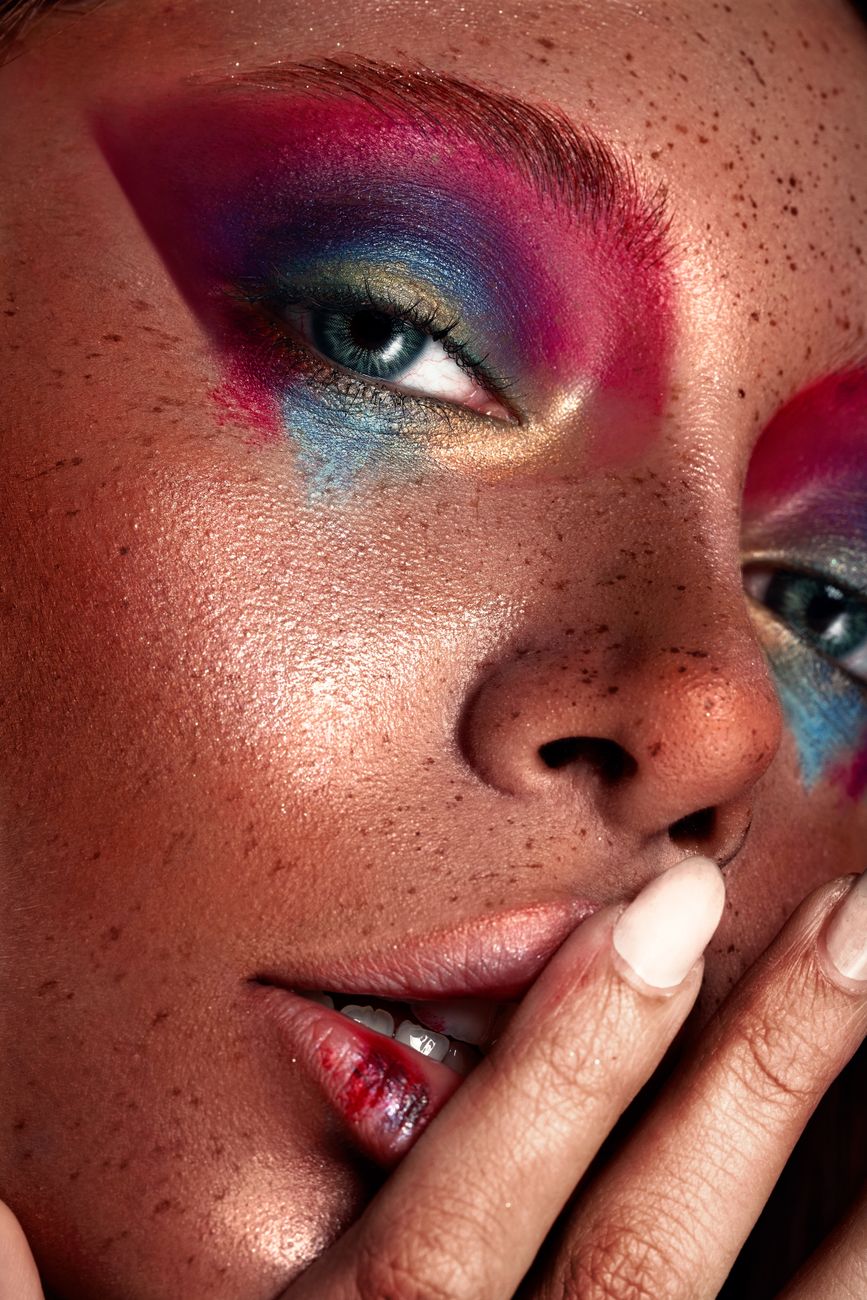 A Ciência da Estética Expressionista de Leticia Colin