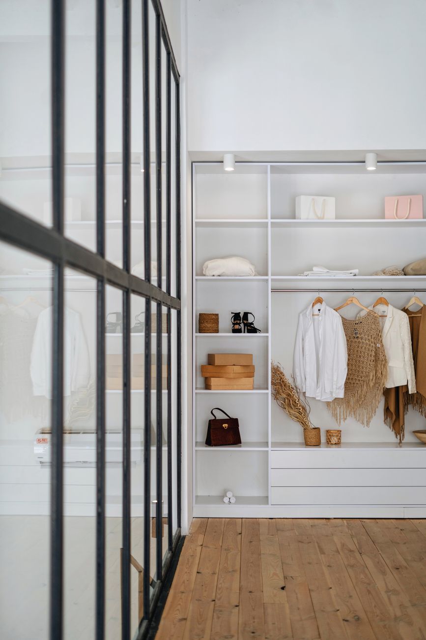 Guarda-Roupa Cápsula: A Ciência da Elegância Atemporal