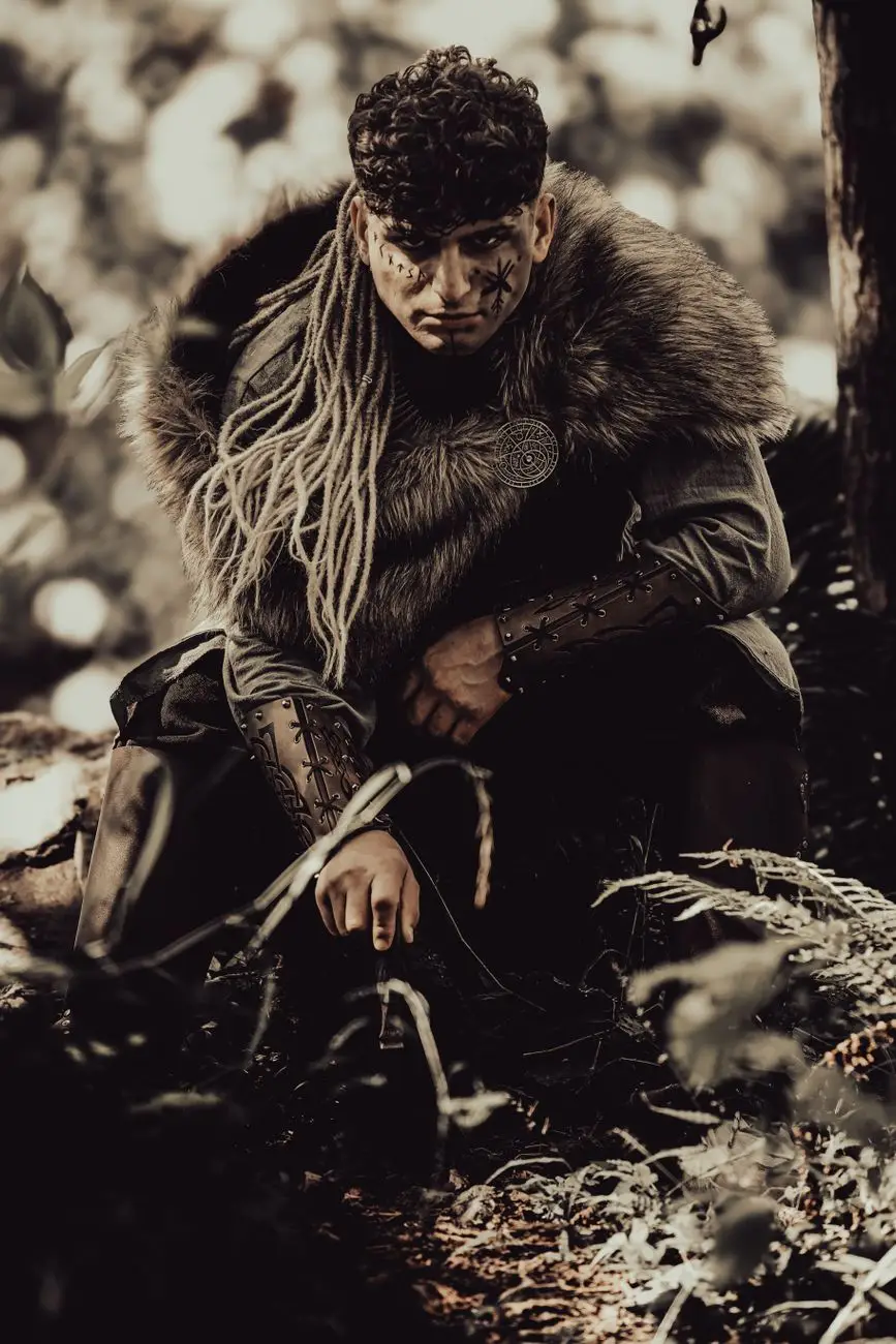 Estética Gótica e Grooming: A Ciência do Visual Targaryen