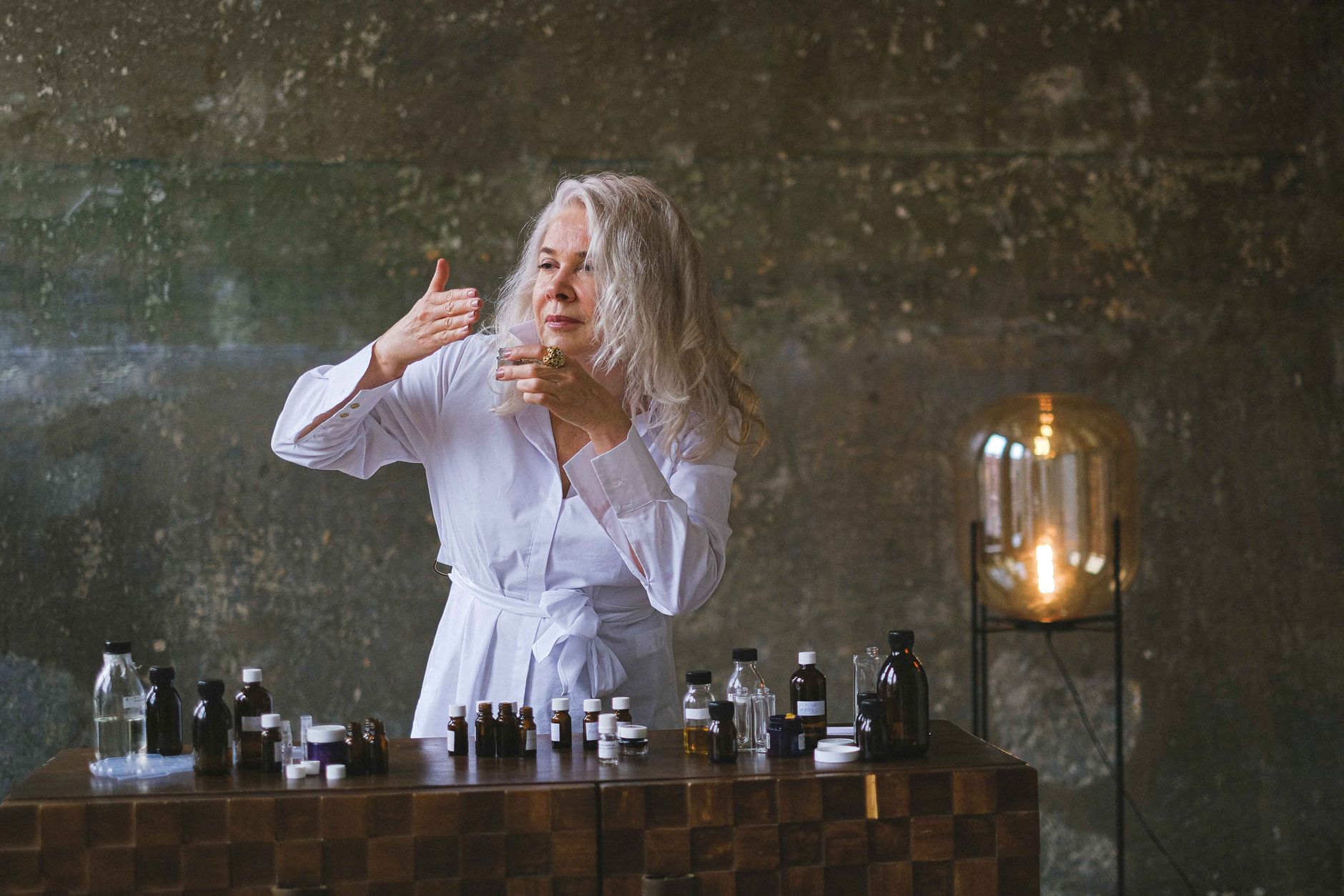 Estética Retro e Biotecnologia: O Futuro da Beleza Clássica