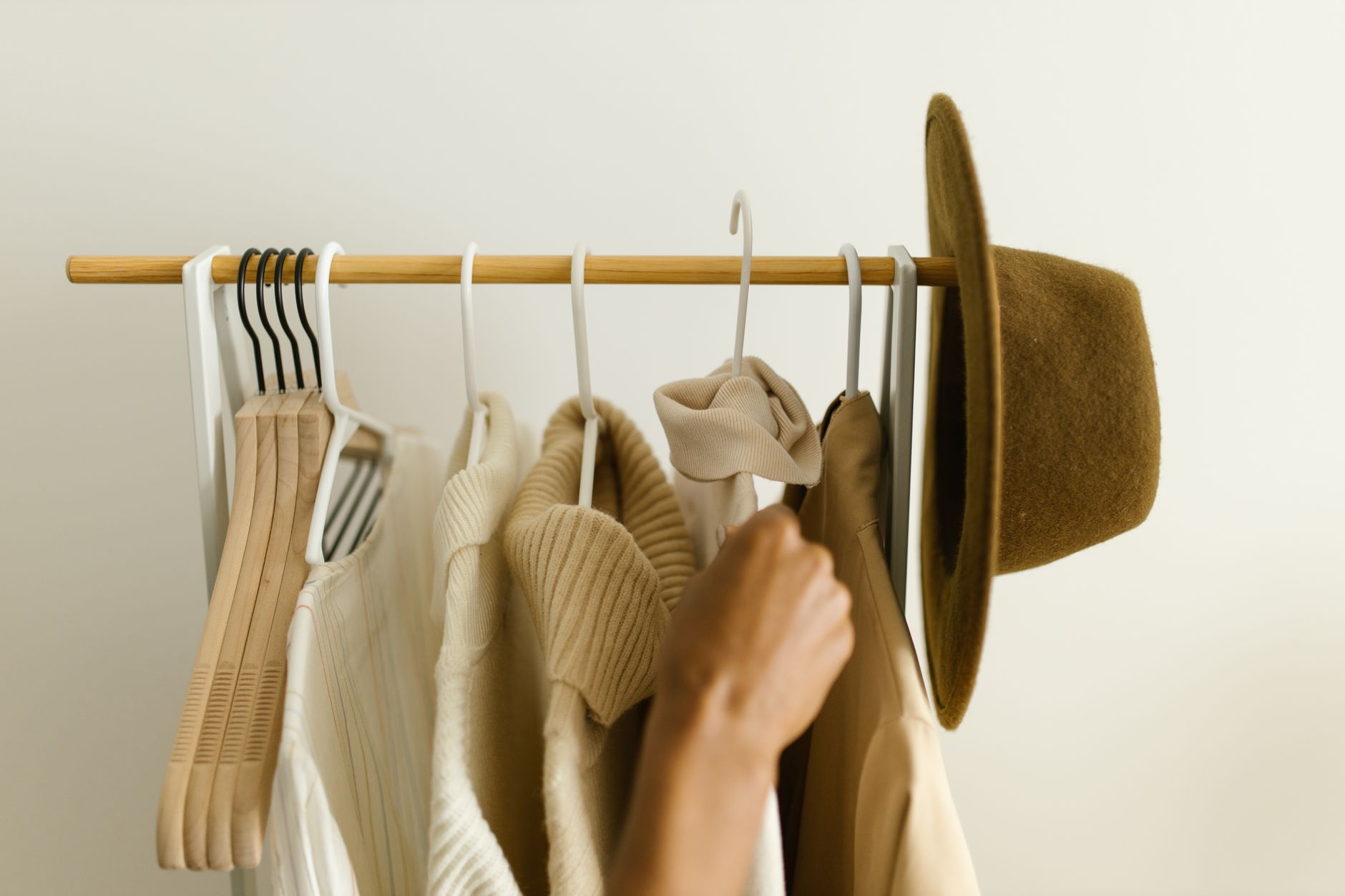Guarda-Roupa Cápsula: Monte Seu Armário Inteligente e Versátil