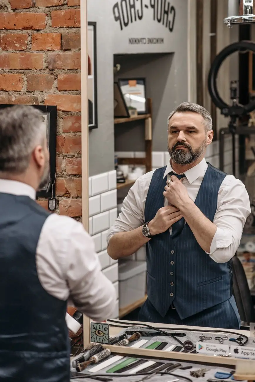 Harmonia Facial Masculina: Guia de Autocuidado e Estética