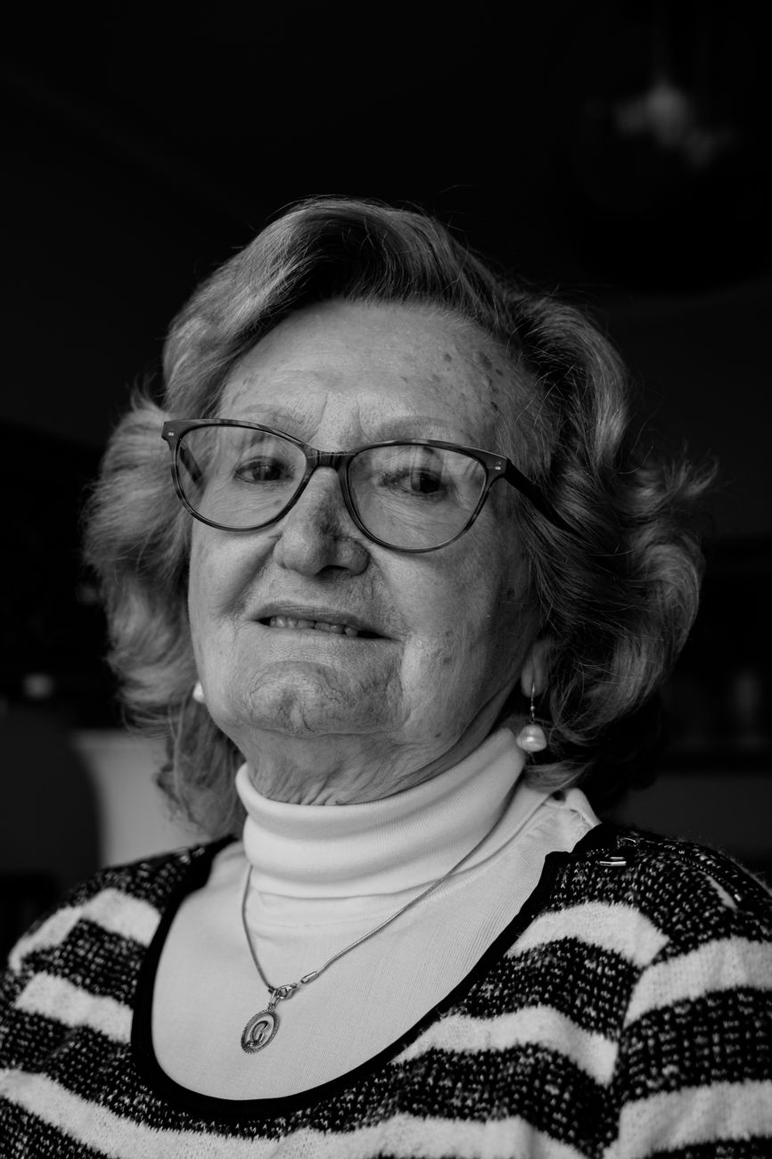 Brenda Fricker: O Estilo Que Redefine o Graceful Aging HOJE!