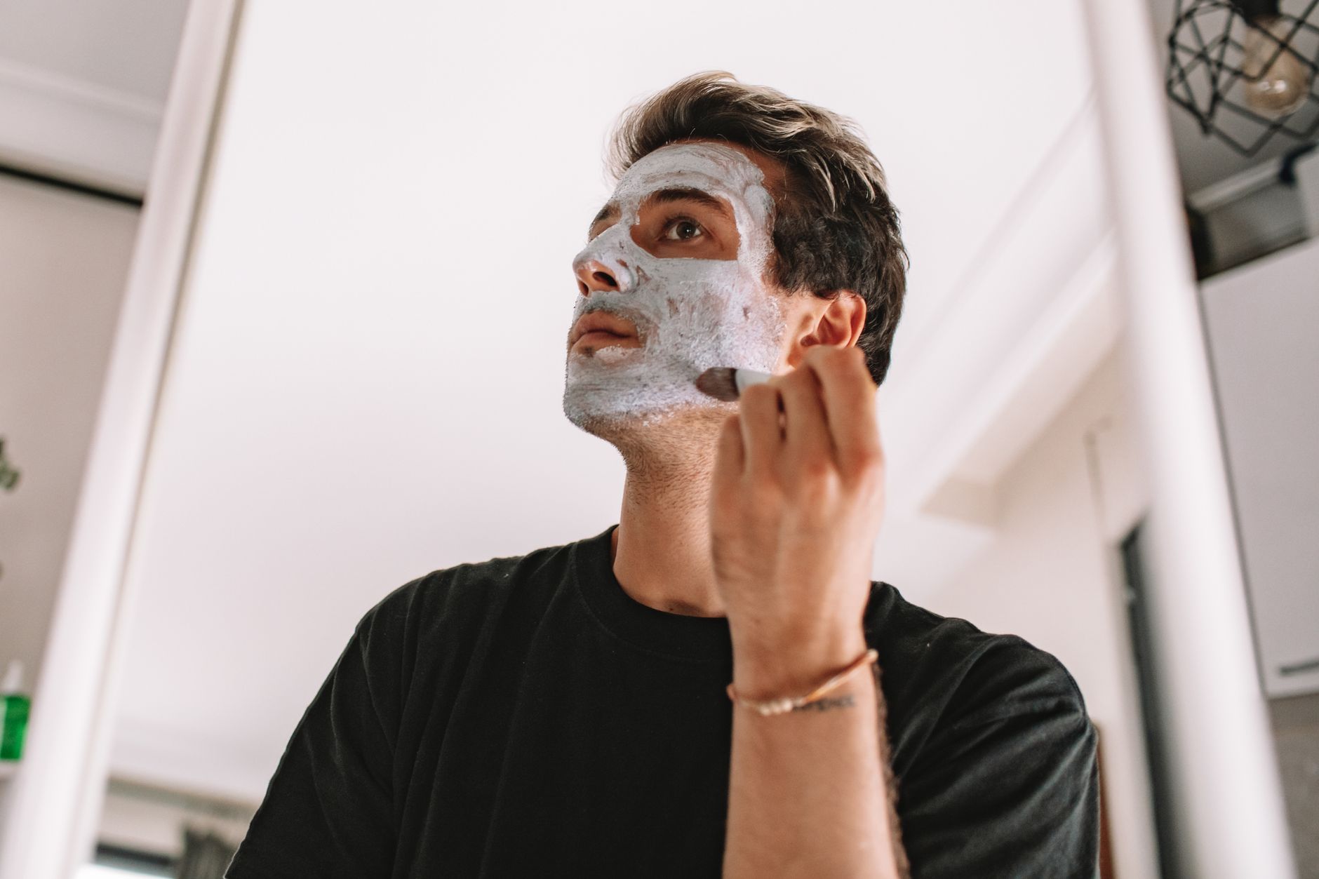 Ácido Hialurônico e Retinol: O Guia de Layering Perfeito