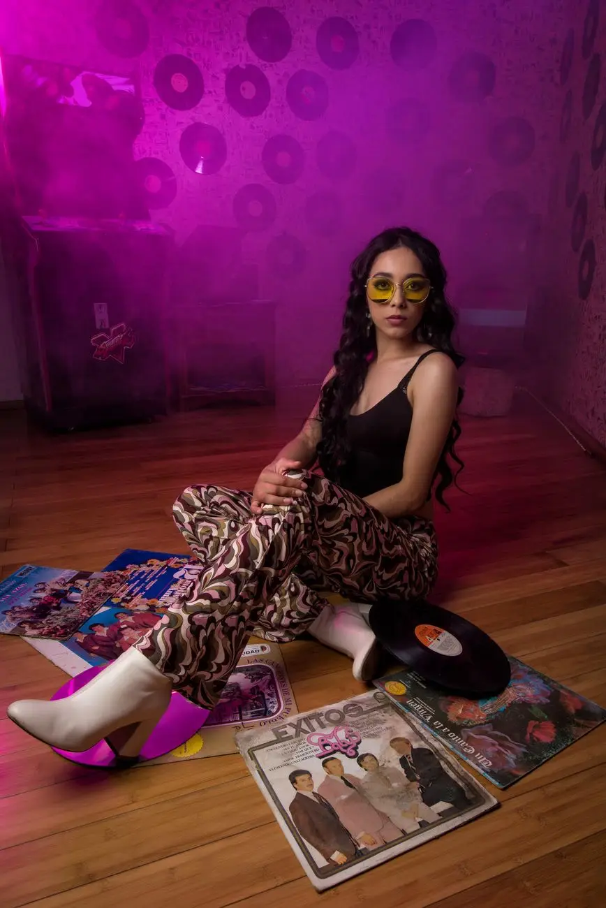 Estilo e Cultura Pop: Como Ícones Moldam a Moda Atual