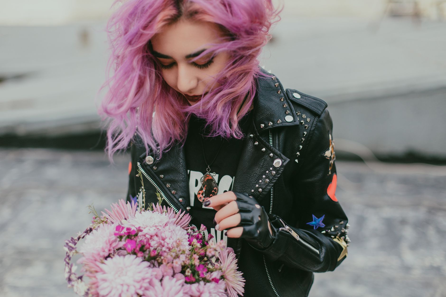Cora Lacerda e o Roxo Alt-Teen: Guia do Street Style!