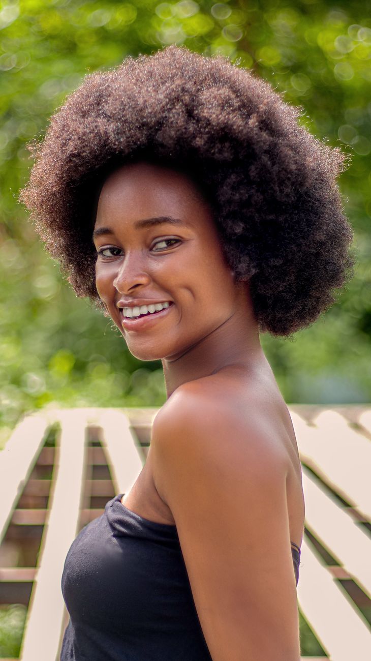 Erika Januza: O Glow Up da Maturidade Emocional