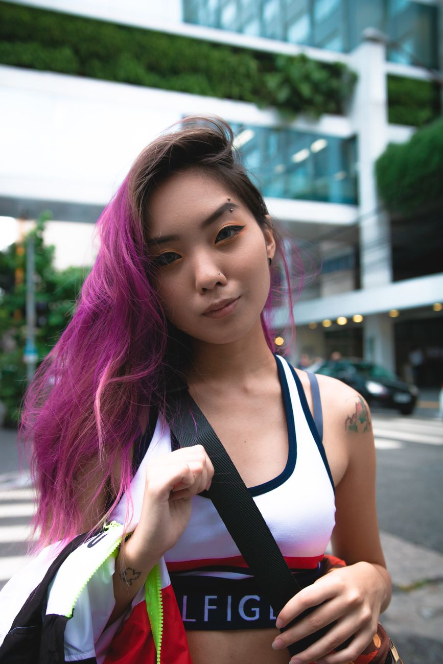 A Ciência do Cabelo Violeta na Estética Alt-Teen