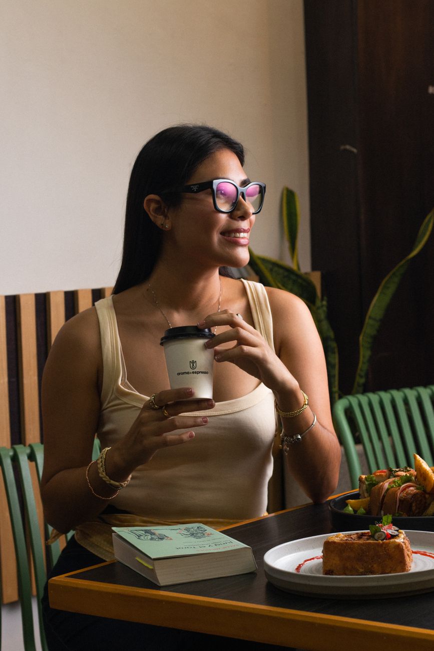 Simone Gutierrez: O Segredo da Reinvenção Cosmopolita JÁ!