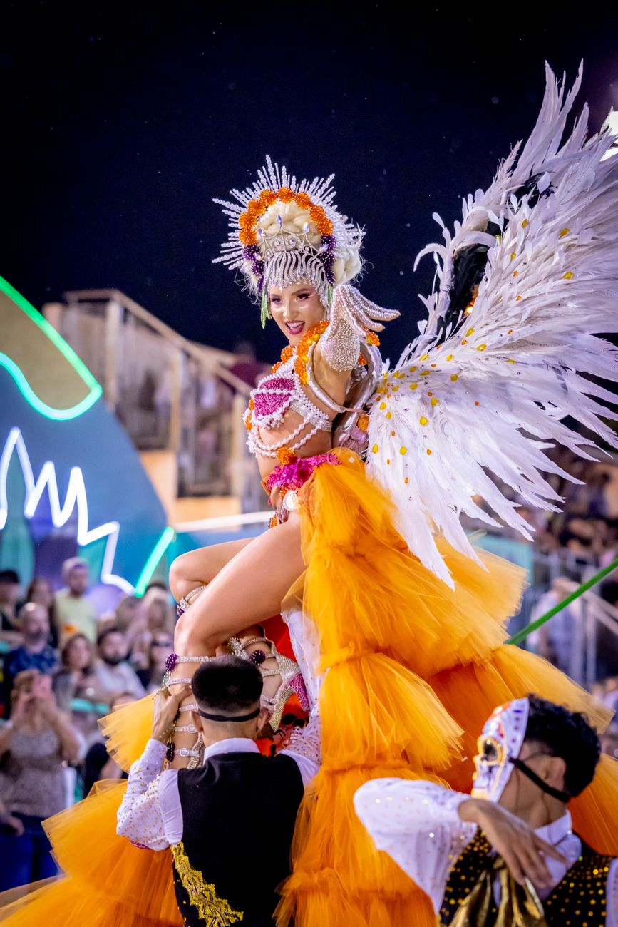Anitta na Sapucaí: O Segredo do Glow Imbatível e Resistência!