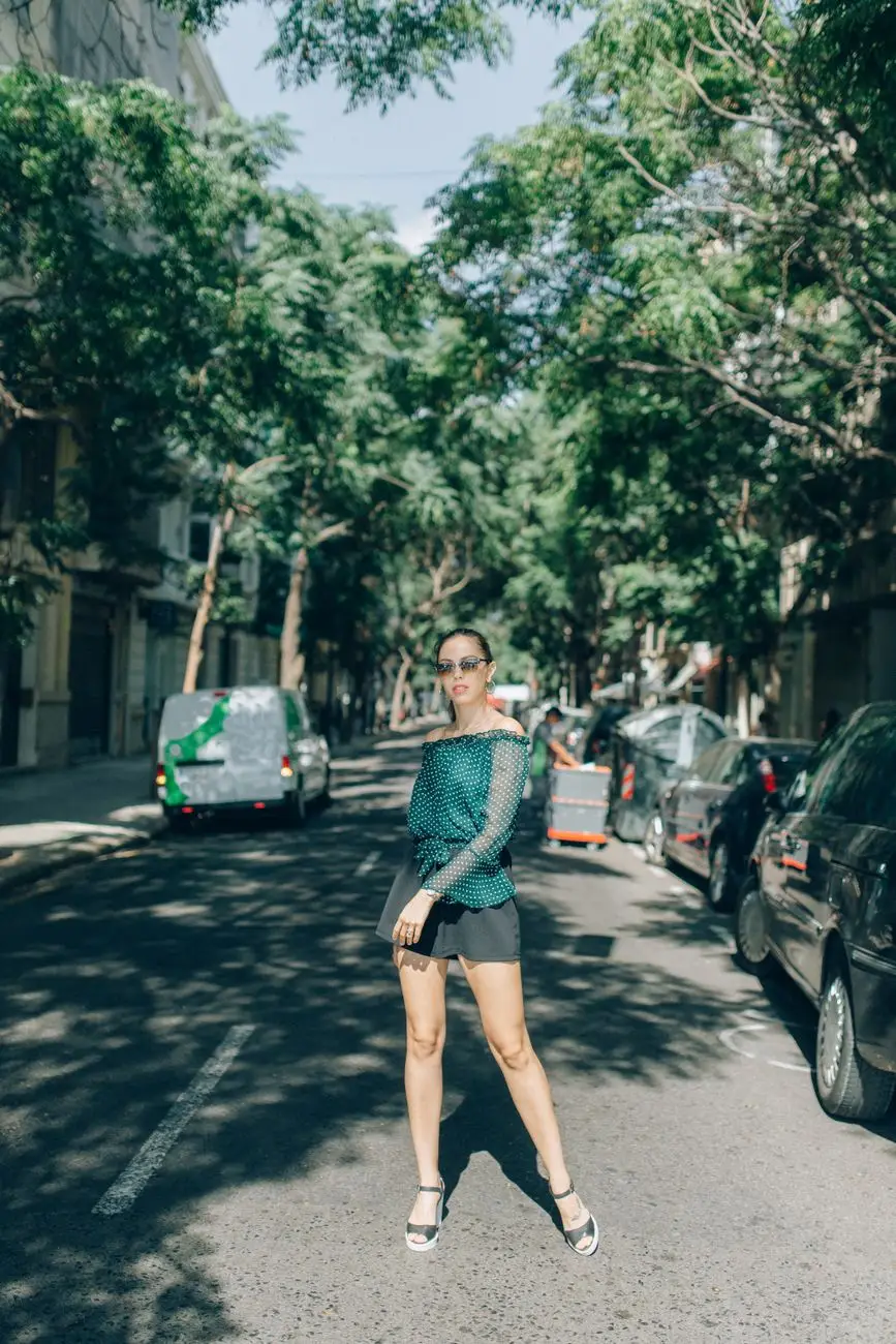 Leticia Colin: O Segredo da Femme Fatale Moderna