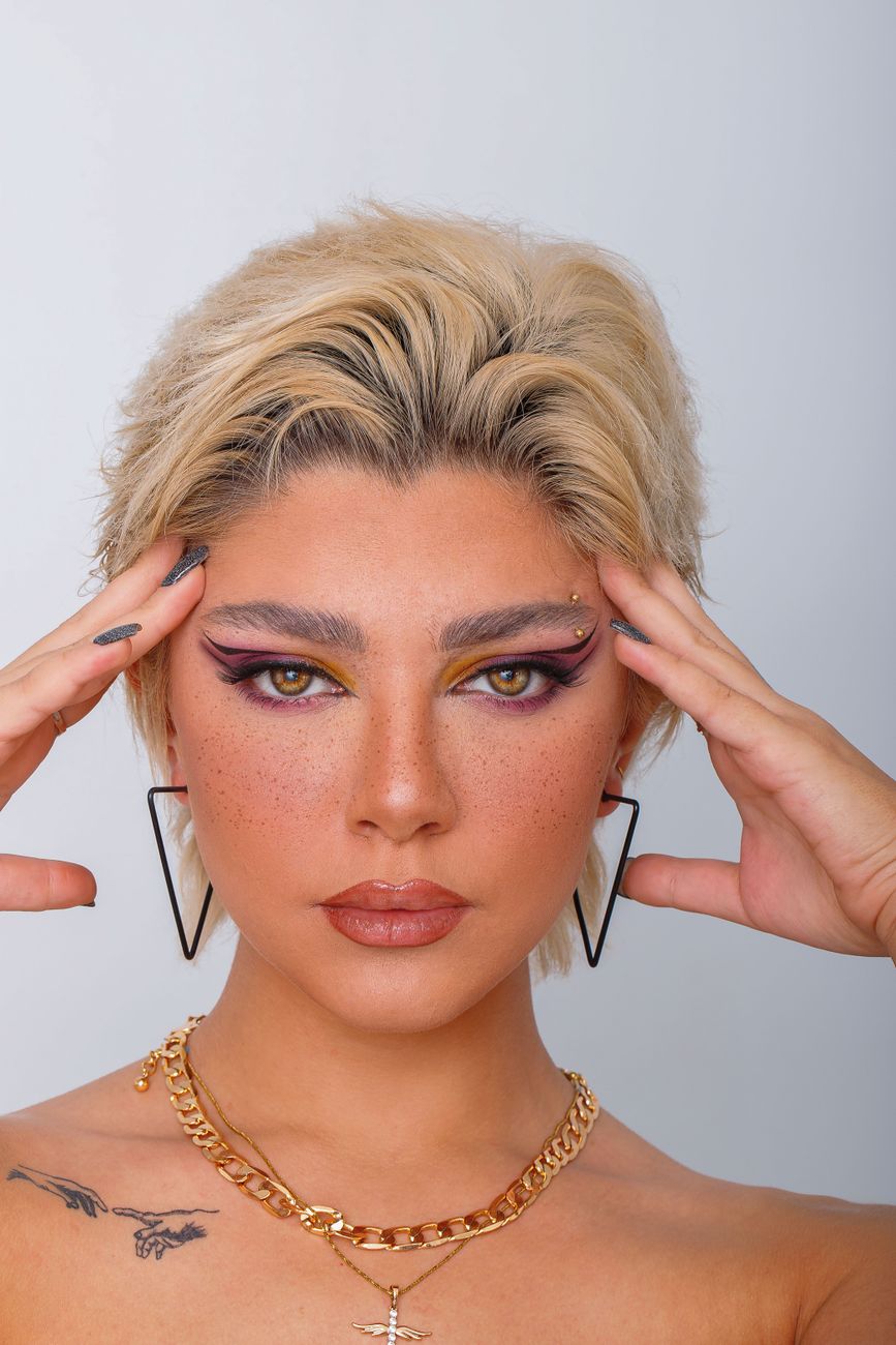 A Engenharia Estética Motomami: Ciência e Beleza de Rosalía