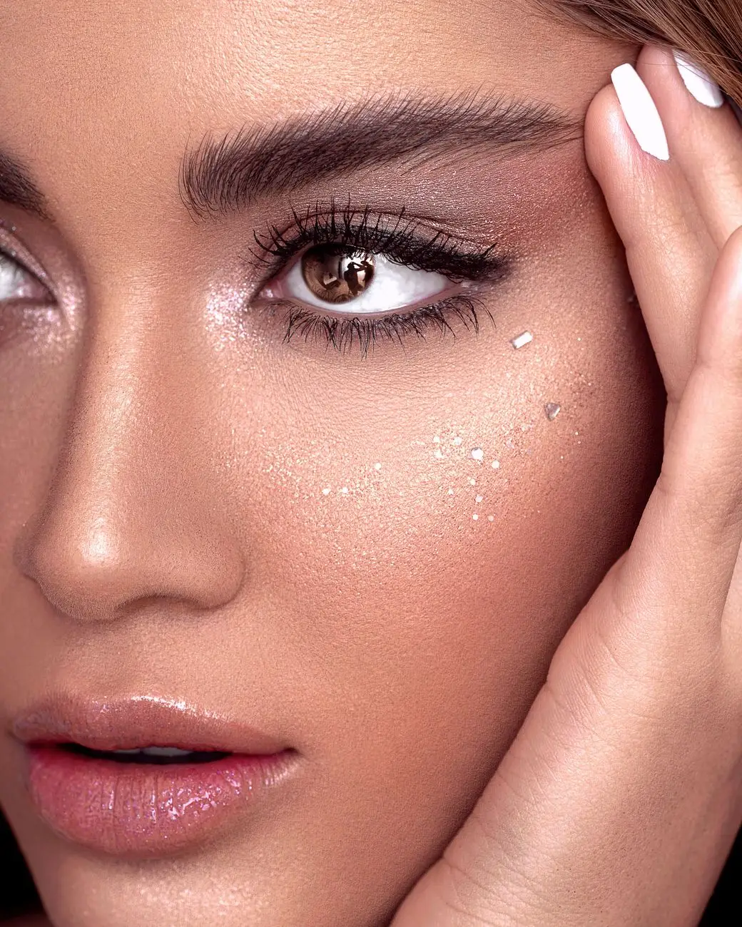 Ariana Grande: Soft Glam e Skincare para Paz Mental